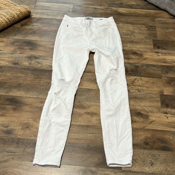 Judy Blue Denim - Judy Blue distressed skinny fit white jeans size 3/26